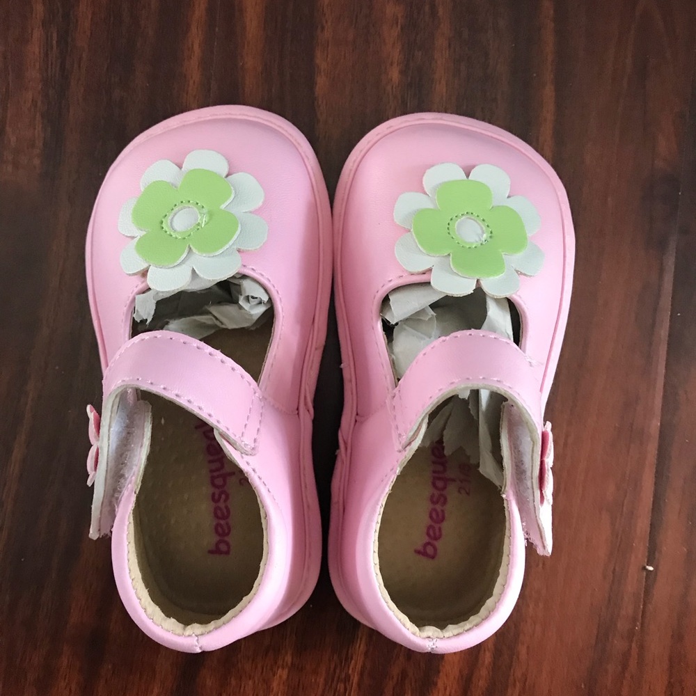 Leather Mary Jane squeaky shoes